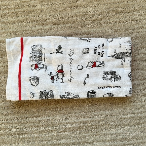 Disney CHRISTOPHER ROBIN Winnie the Pooh Oven Mitt+Dish Towel Set Big Ben Disney - Picture 3 of 10